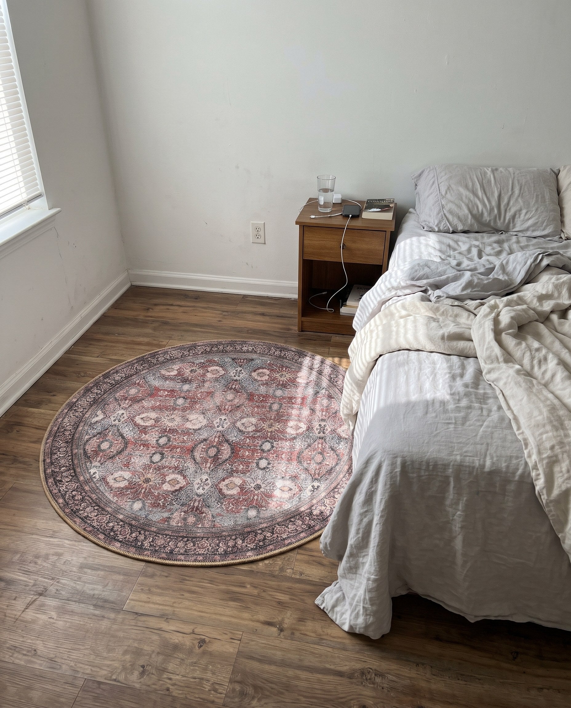 3' 6 x 3' 6 Marquette · Distressed medallion Washable Rug, red and black