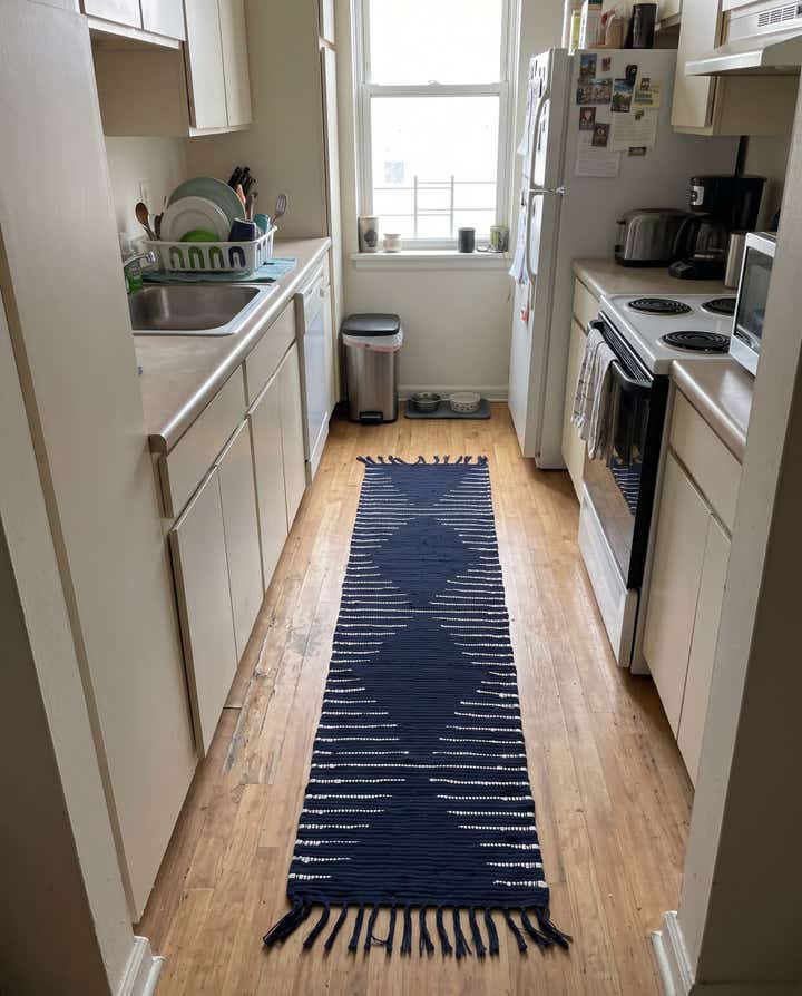 1' 2 x 8' Roper · Geometric Chindi Rug