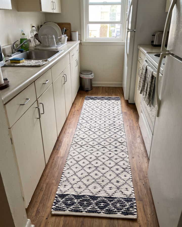 2' 2 x 6' 1 Grove · Diamond Chindi Rug, ivory