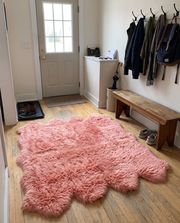 Detail image of 6' x 6' Tahoe · Solid Shag Rug, pink