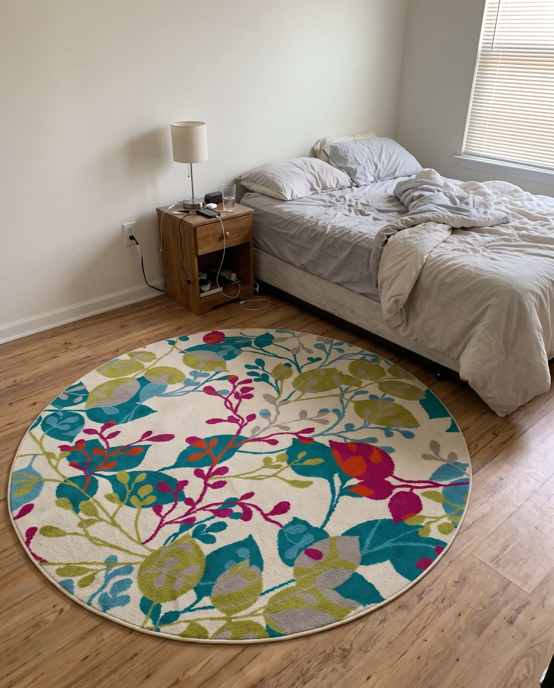 3' x 3' Lilburn · Botanical rug, multicolor on ivory
