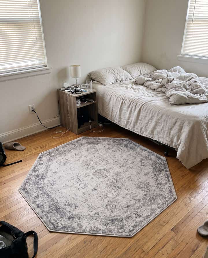 6' x 6' Blakemore · Distressed medallion rug, gray and beige