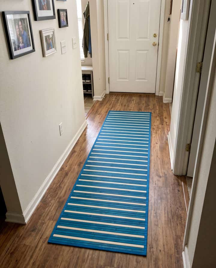 2' x 6' Nora · Lines rug