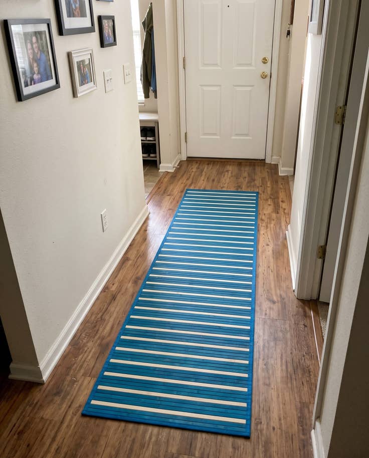 Detail image of 2' x 6' Nora · Lines rug