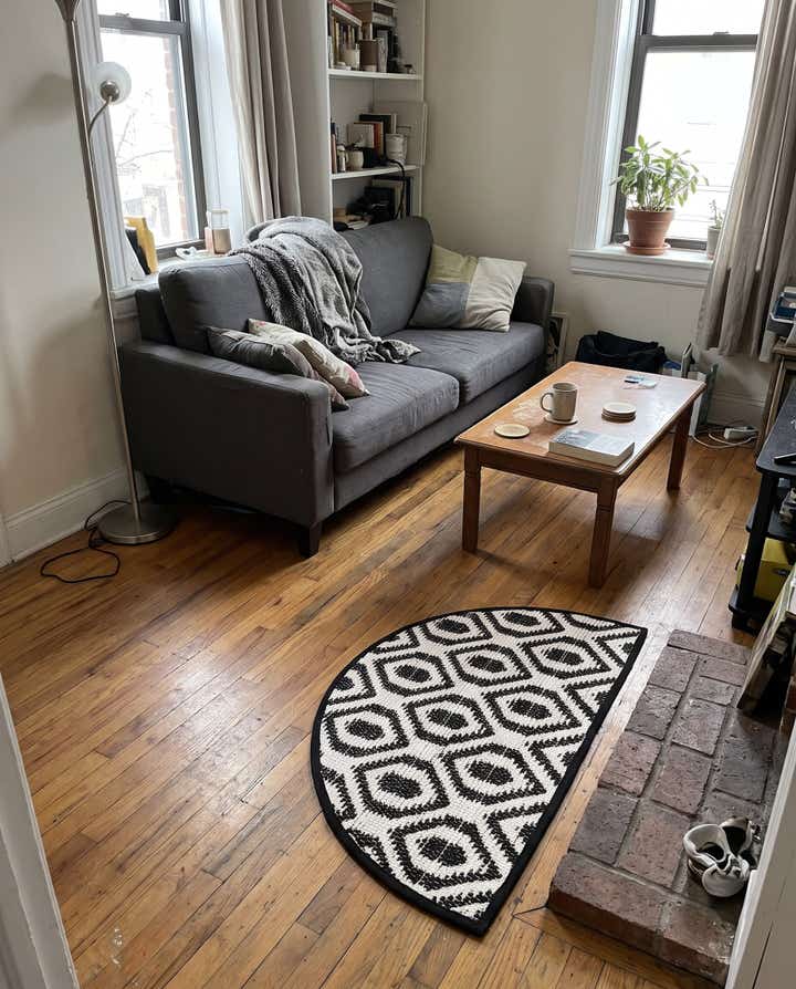 2' 2 x 3' 7 Hops · Geometric lattice Chindi Rug, black and white