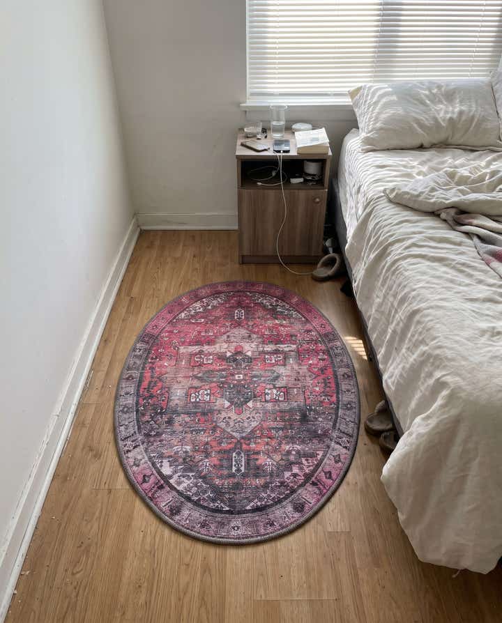 2' x 3' Clive · Border Washable Rug, pink