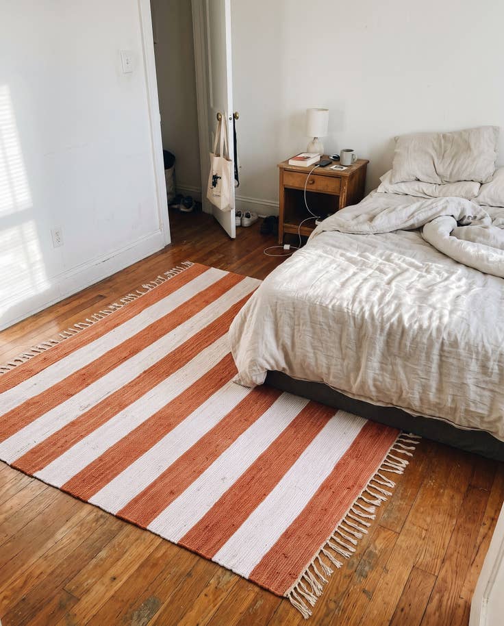 Detail image of 7' 10 x 7' 10 Flagstaff · Striped Chindi Rug