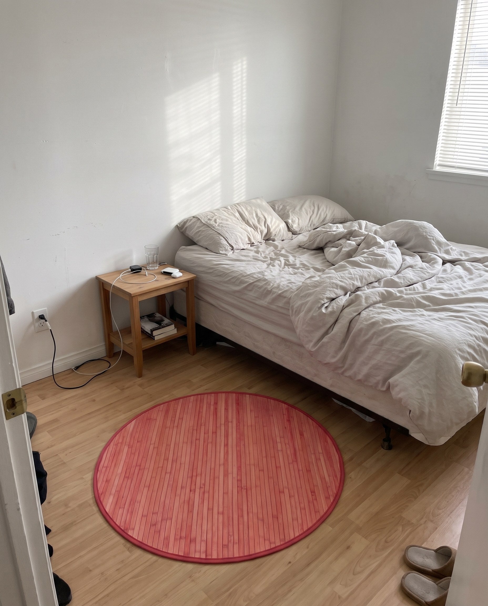 3' 3 x 3' 3 Nora · Border rug, pink