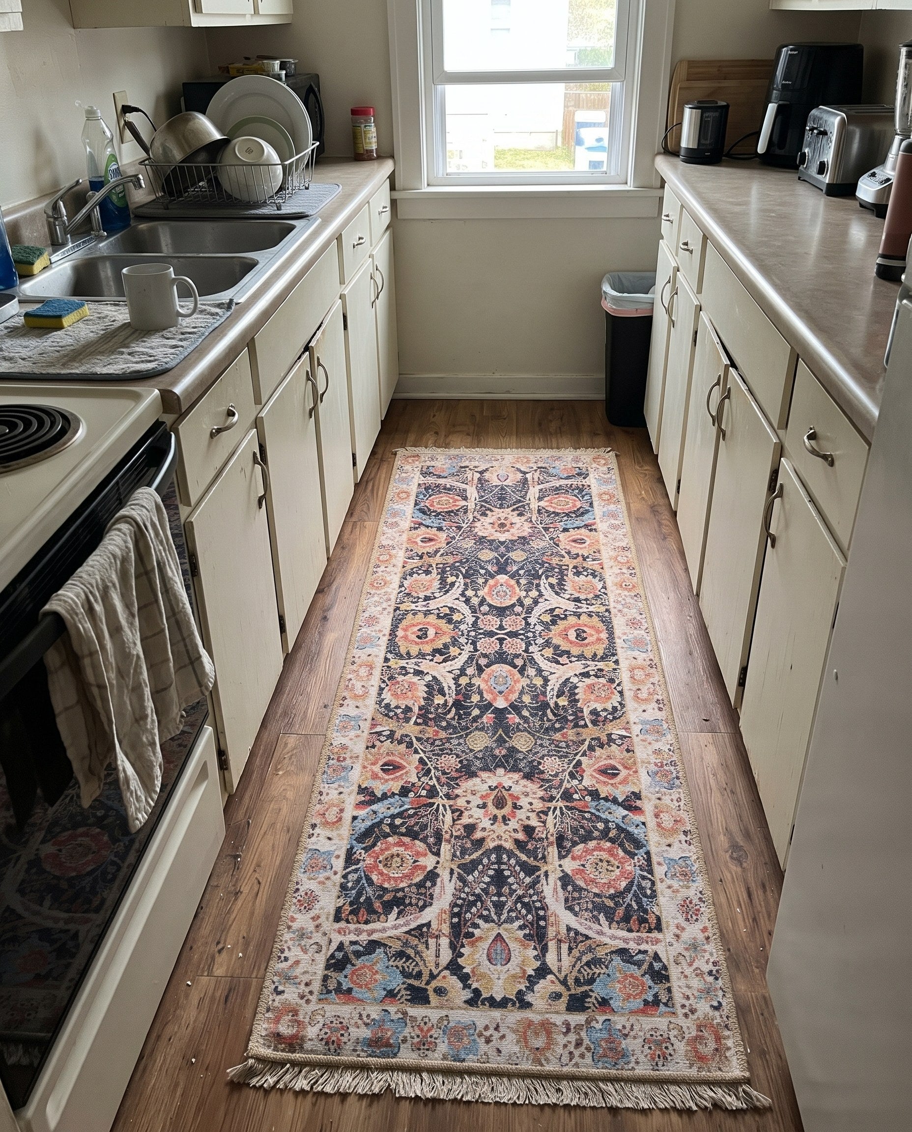 2' x 5' 1 Starr · Floral Washable Rug, black and red