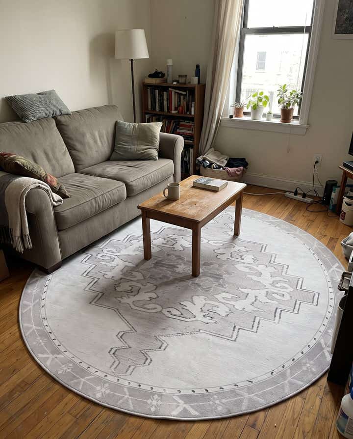 7' 7 x 7' 7 Sanderson · Medallion Washable Rug, gray and white