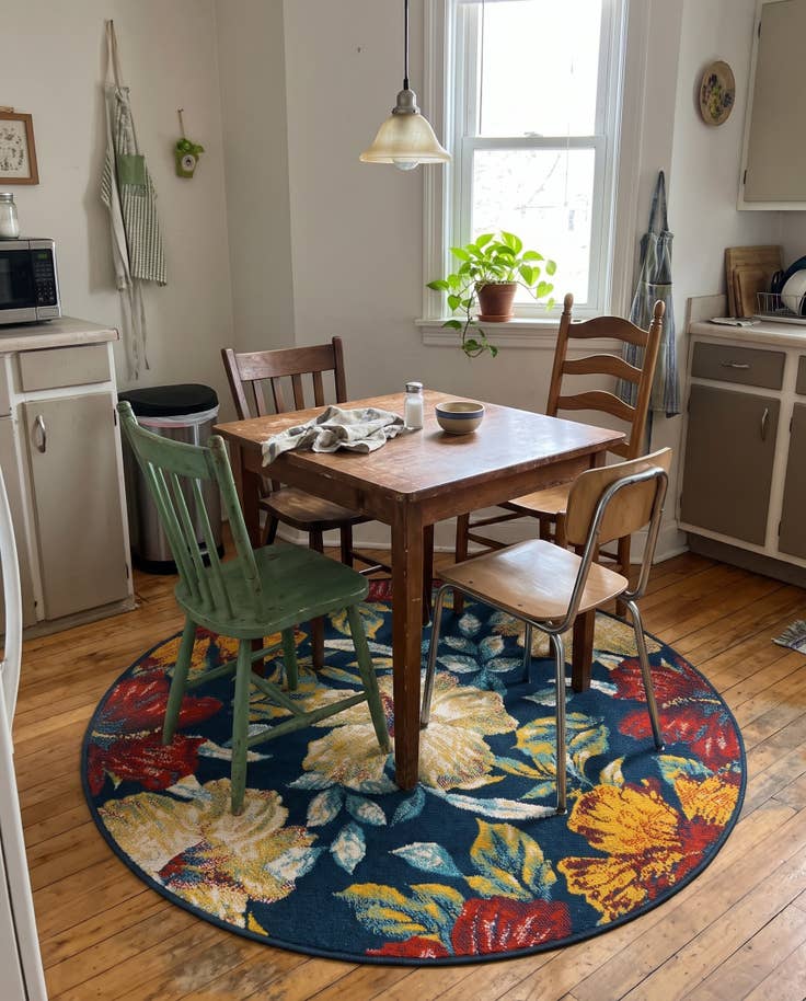 Detail image of 4' x 4' Bickford · Tropical floral Outdoor Rug, navy and yellow
