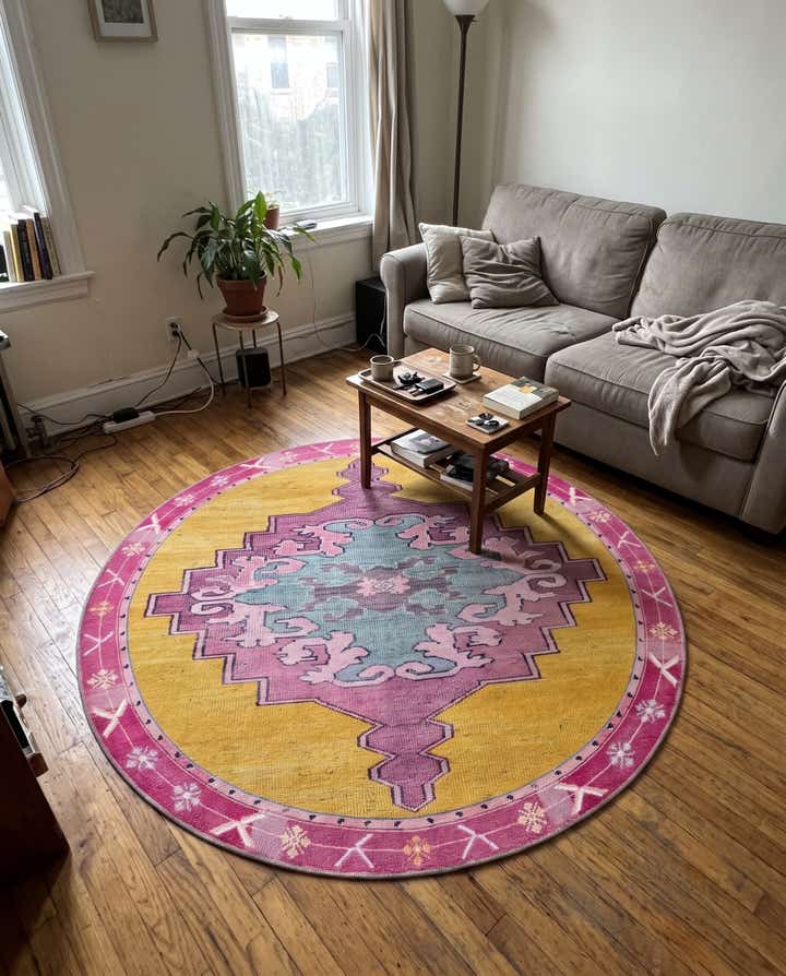 5' x 5' Sanderson · Border Washable Rug, yellow