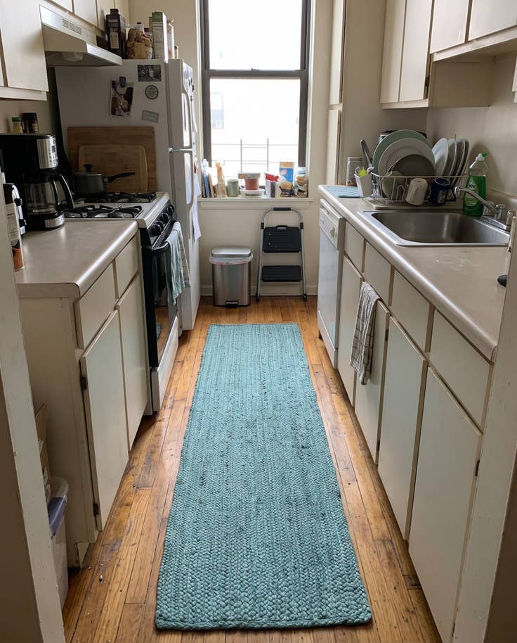 Detail image of 1' 2 x 10' Marlin · Solid Braided Jute Rug, turquoise
