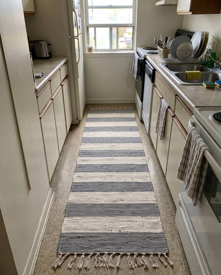 Detail image of 1' 2 x 10' Flagstaff · Striped Chindi Rug, gray and ivory