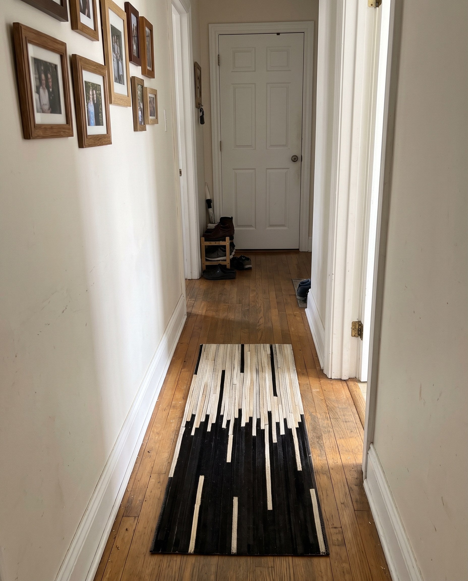1' 2 x 3' 1 Middleton · Gradient lines rug, black and cream