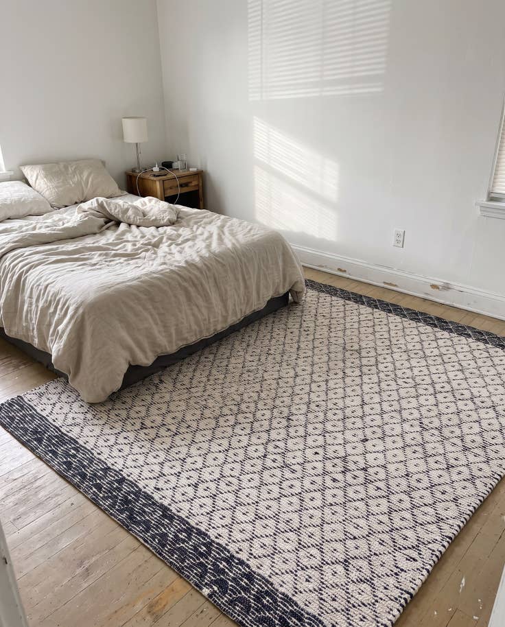 Detail image of 8' x 8' Grove · Border Chindi Rug, ivory