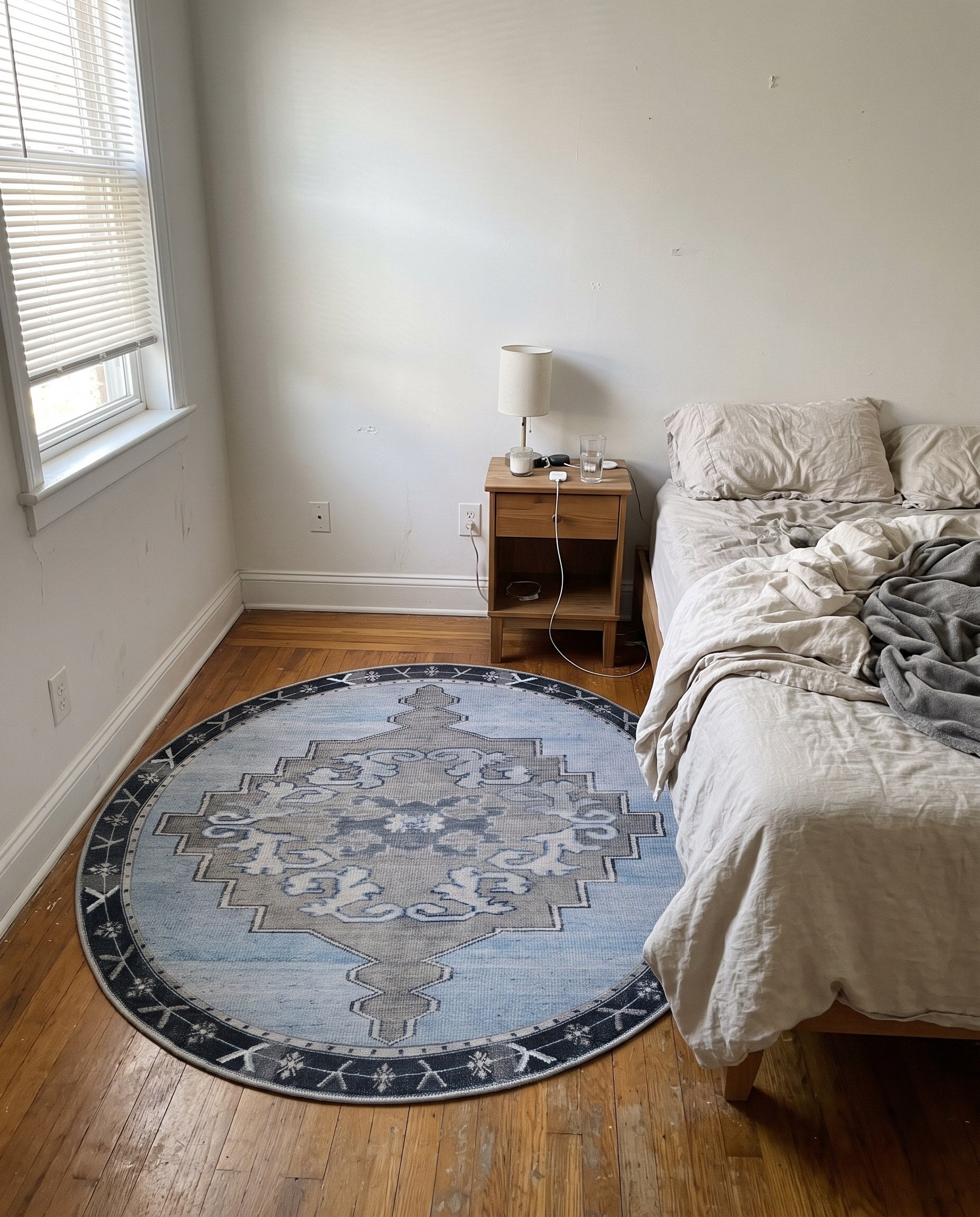 3' 6 x 3' 6 Sanderson · Medallion Washable Rug, blue and gray