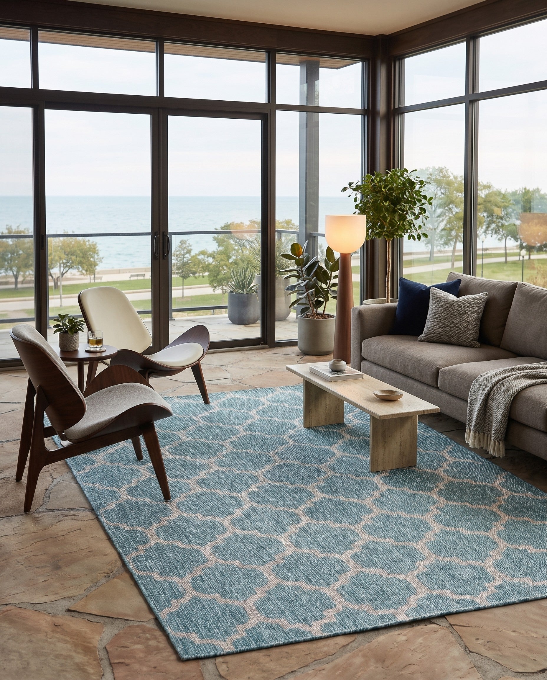 6' x 9' Easy-Clean Lattice Indoor / Outdoor Rug