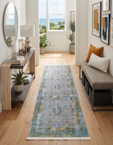 2' 7 x 10' Santiago Runner Rug