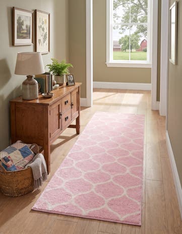 2' x 6' Lattice Frieze Runner Rug