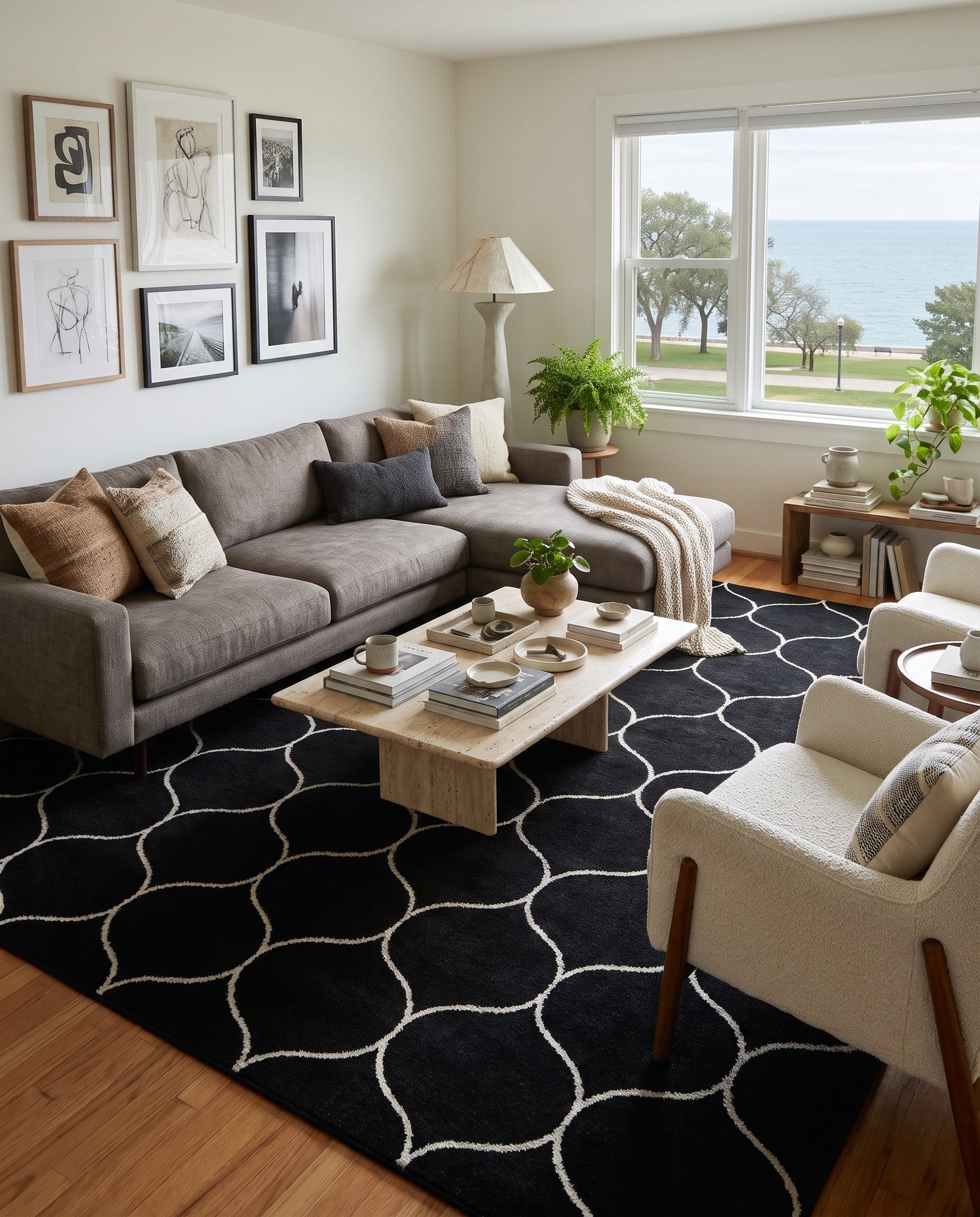Black Lattice Frieze Rug