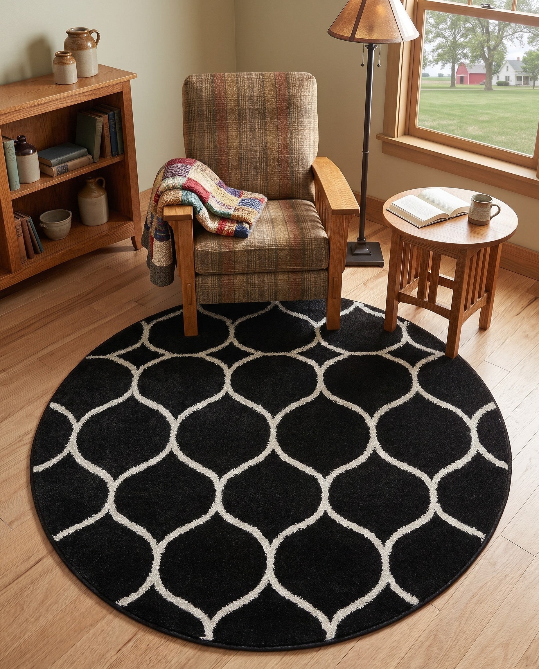 Black Lattice Frieze Round Rug