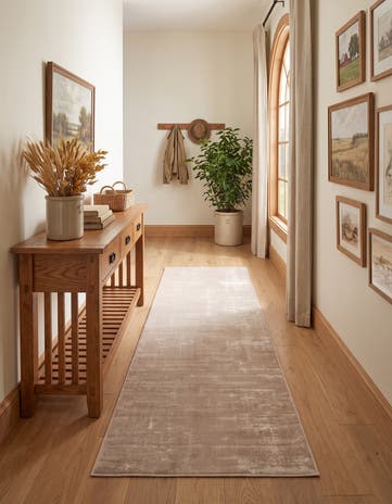 Ivory Valencia Runner Rug