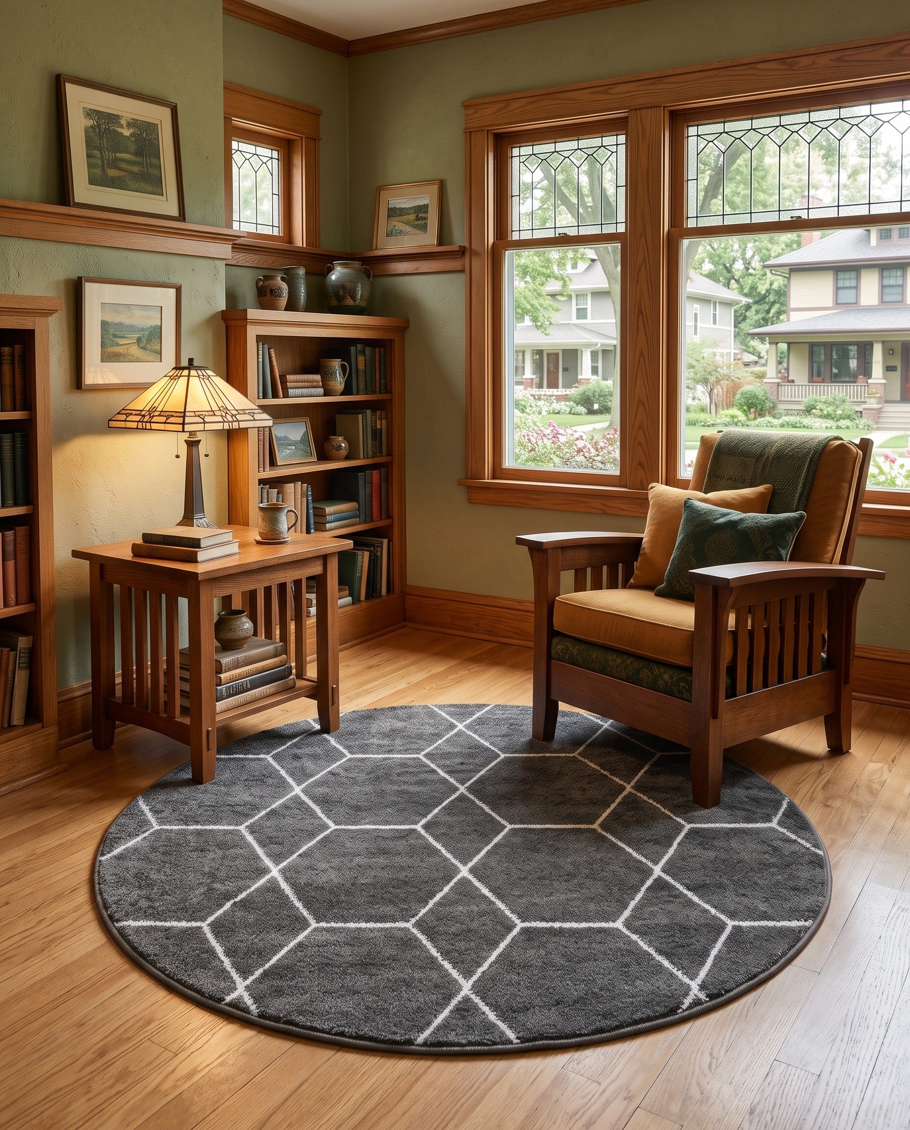 Dark Gray Lattice Frieze Round Rug