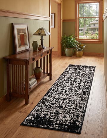 Black and White Oregon Runner Rug