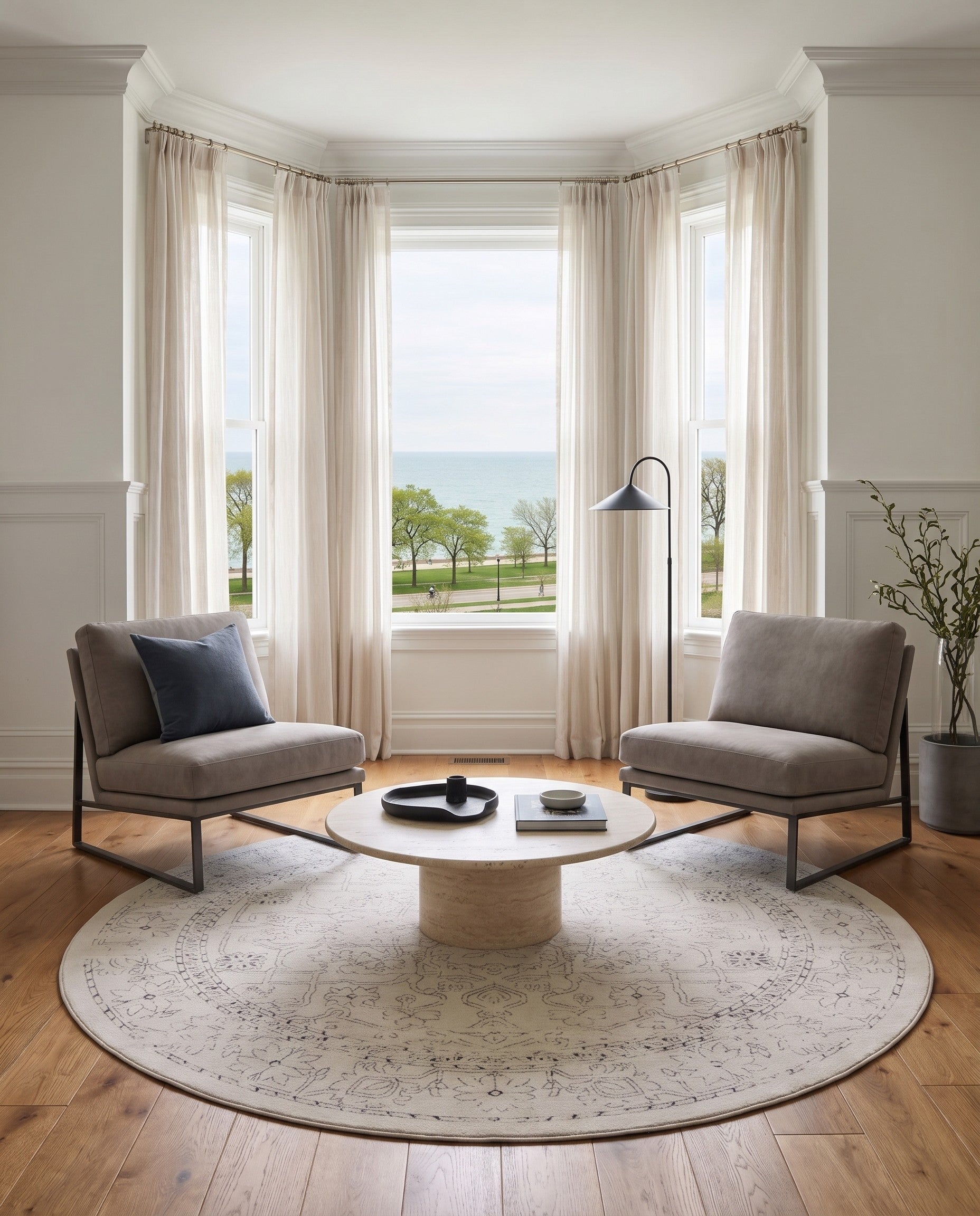 White Isabella Fairchild Round Rug