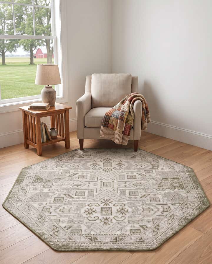 5' 3 x 5' 3 Easy-Clean Aztec Indoor / Outdoor Octagon Rug