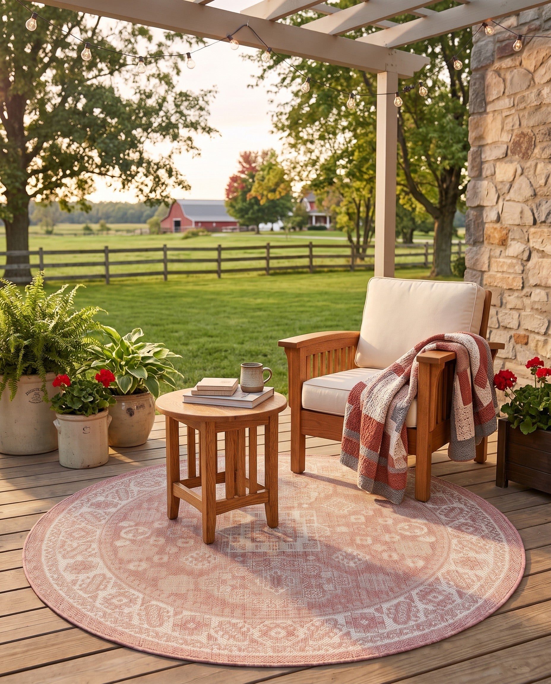 Pink Easy-Clean Mirasol Aztec Indoor / Outdoor Round Rug