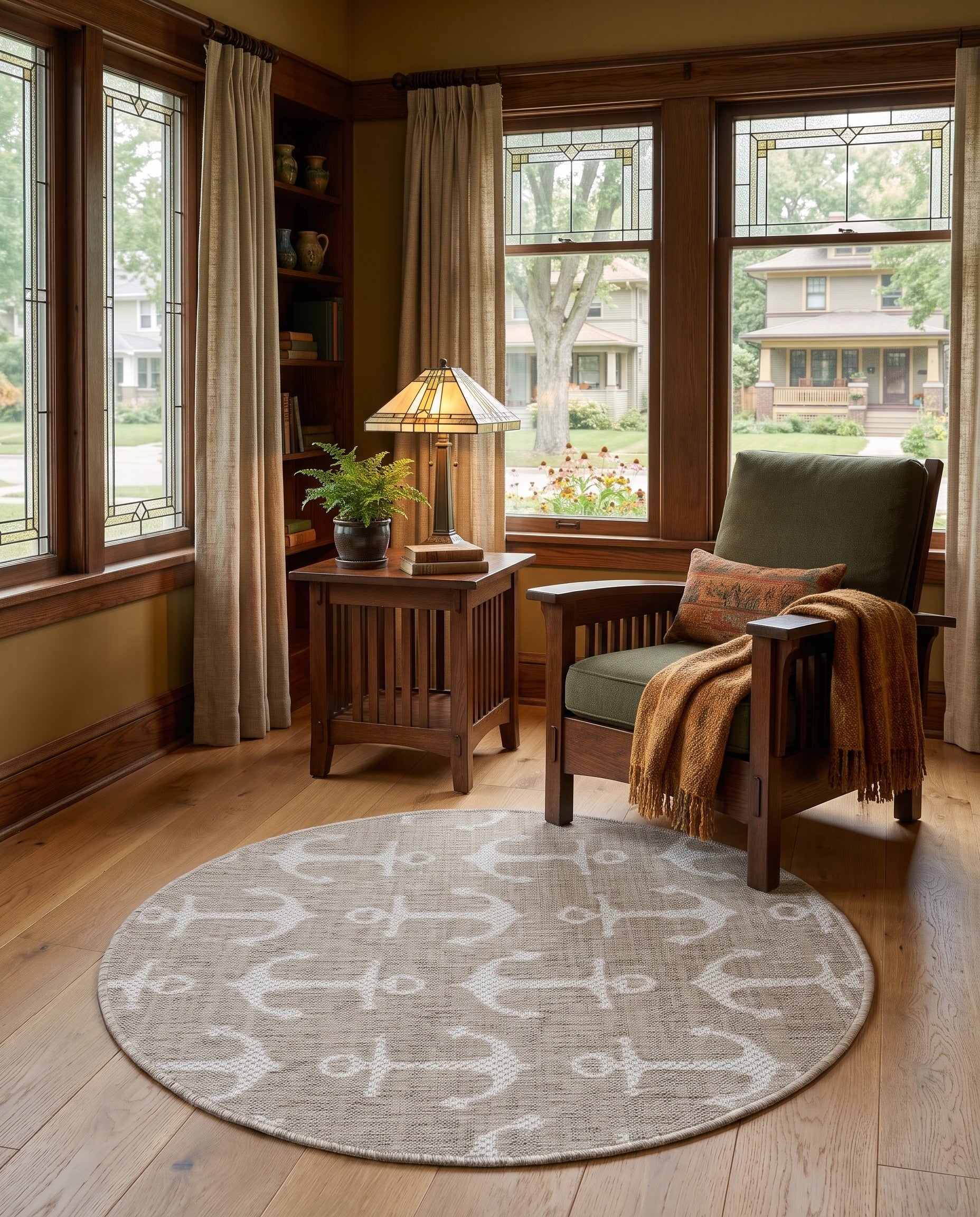 Gray Easy-Clean Coastal Indoor / Outdoor Round Rug