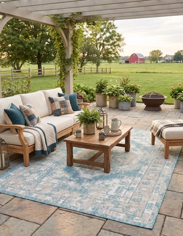 6' x 9' Easy-Clean Traditional Indoor / Outdoor Rug