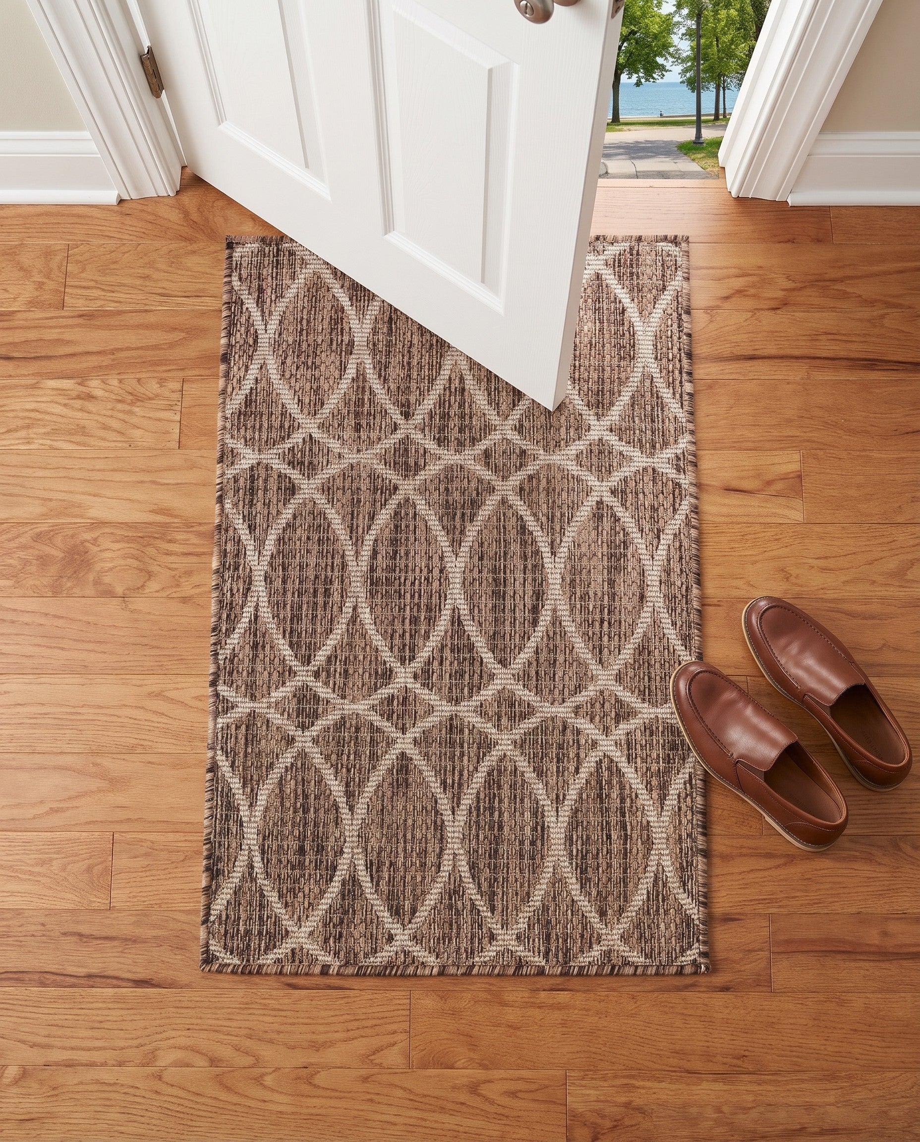 Brown Easy-Clean Phoebe Lattice Indoor / Outdoor Rug