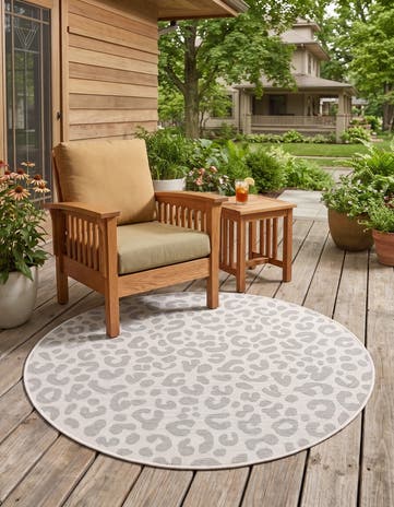 Ivory and Gray Easy-Clean Safari Indoor / Outdoor Round Rug