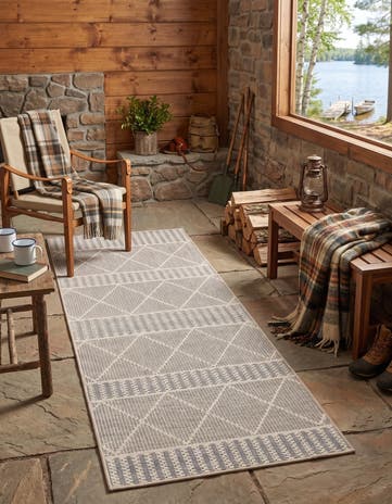 Gray Easy-Clean Lattice Indoor / Outdoor Runner Rug