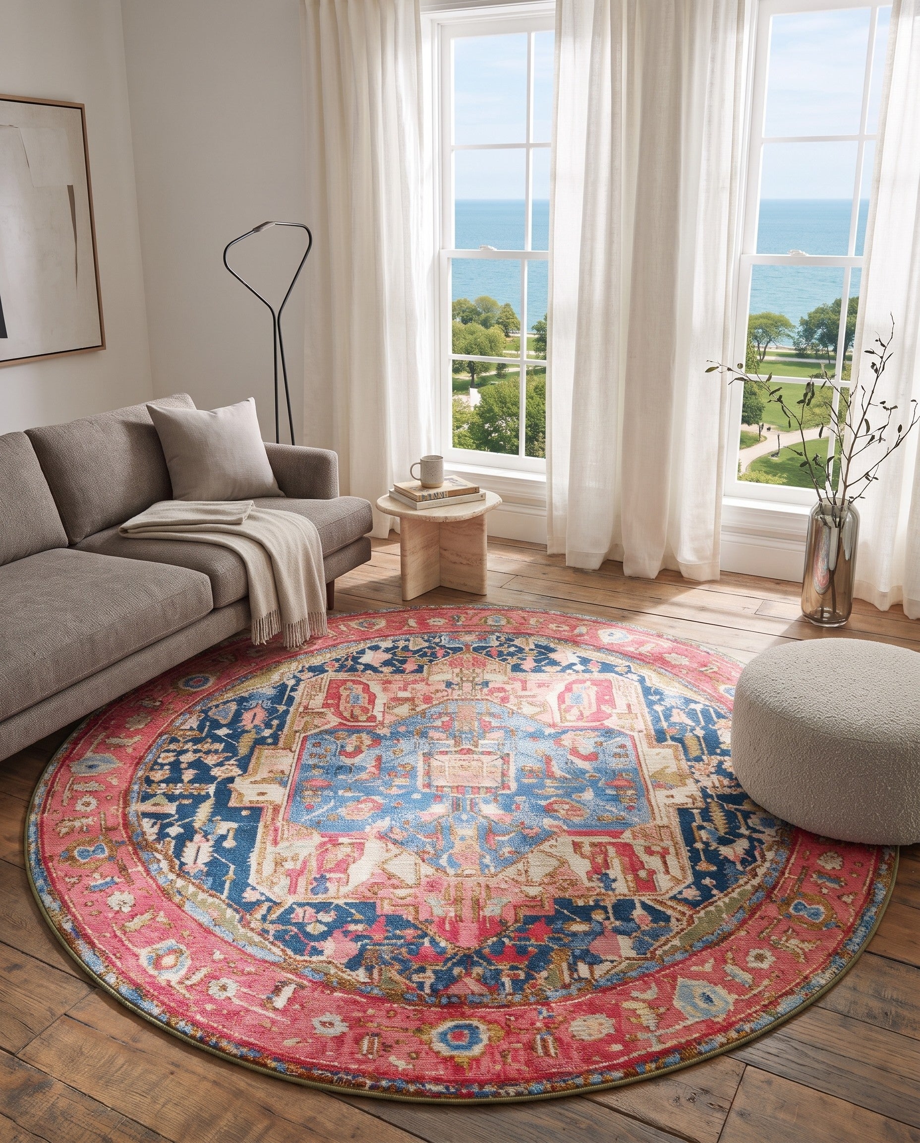 7' x 7' Easy-Clean Traditional Indoor / Outdoor Round Rug