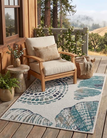 Ivory Easy-Clean Coastal Indoor / Outdoor Rug