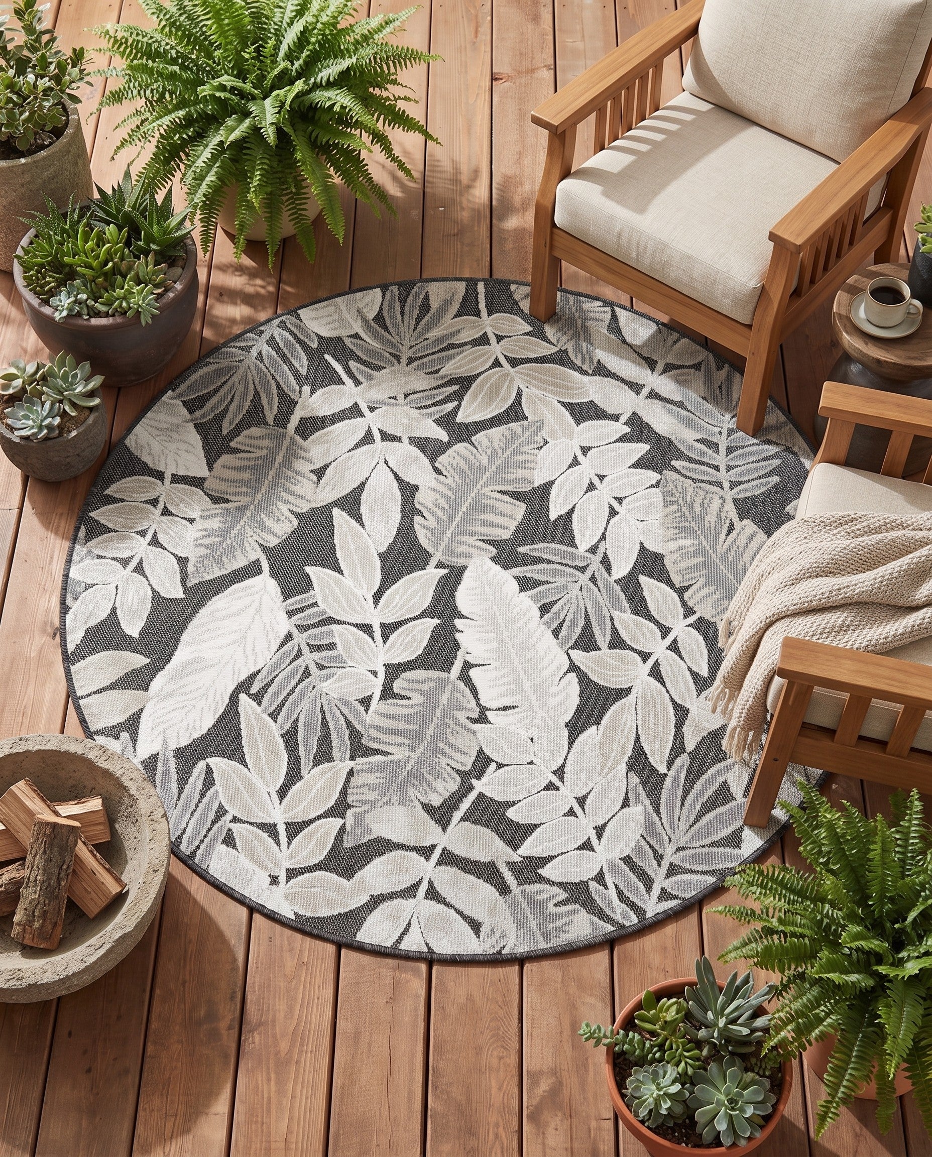 Black Easy-Clean Botanical Indoor / Outdoor Round Rug