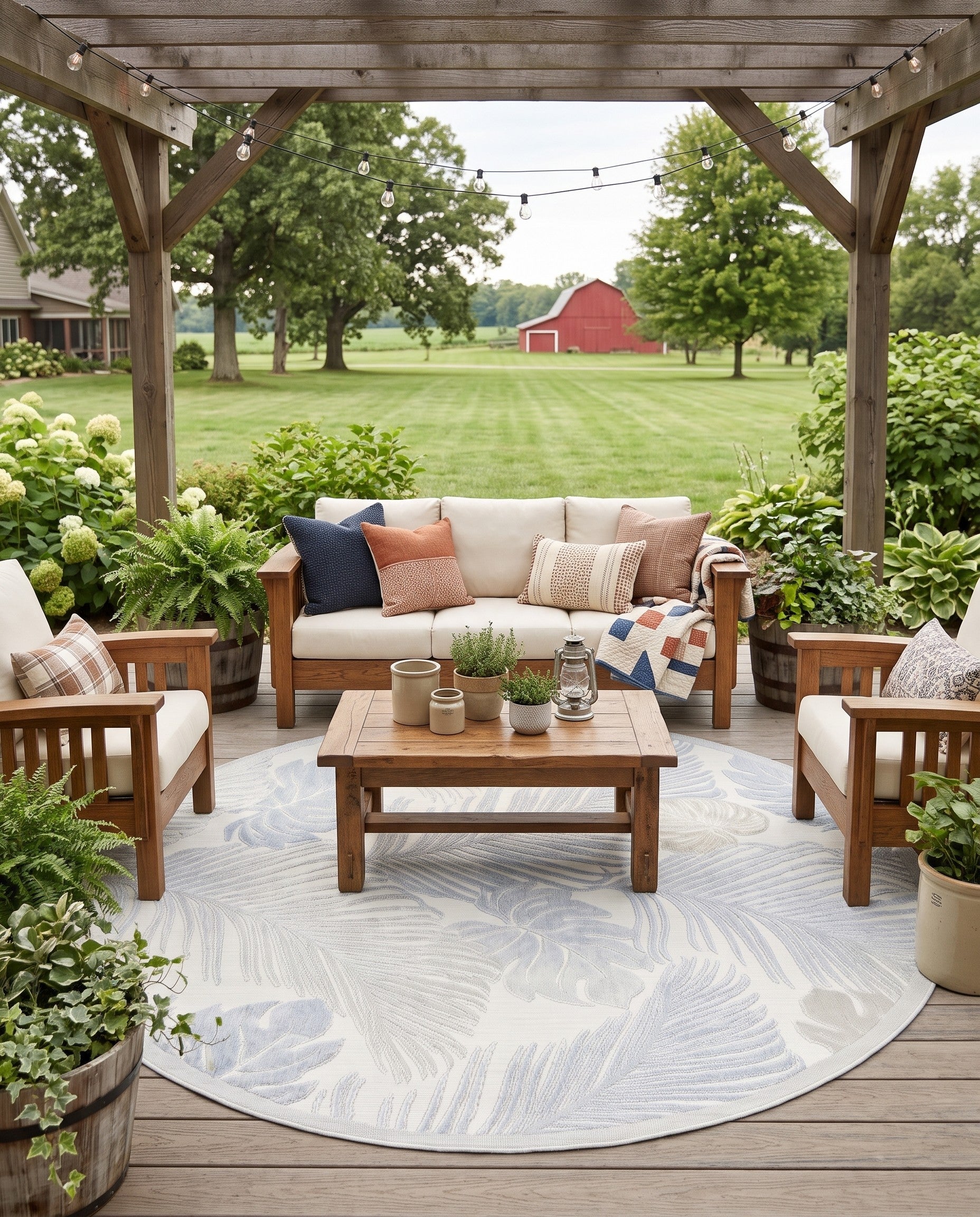 Gray Easy-Clean Botanical Indoor / Outdoor Round Rug