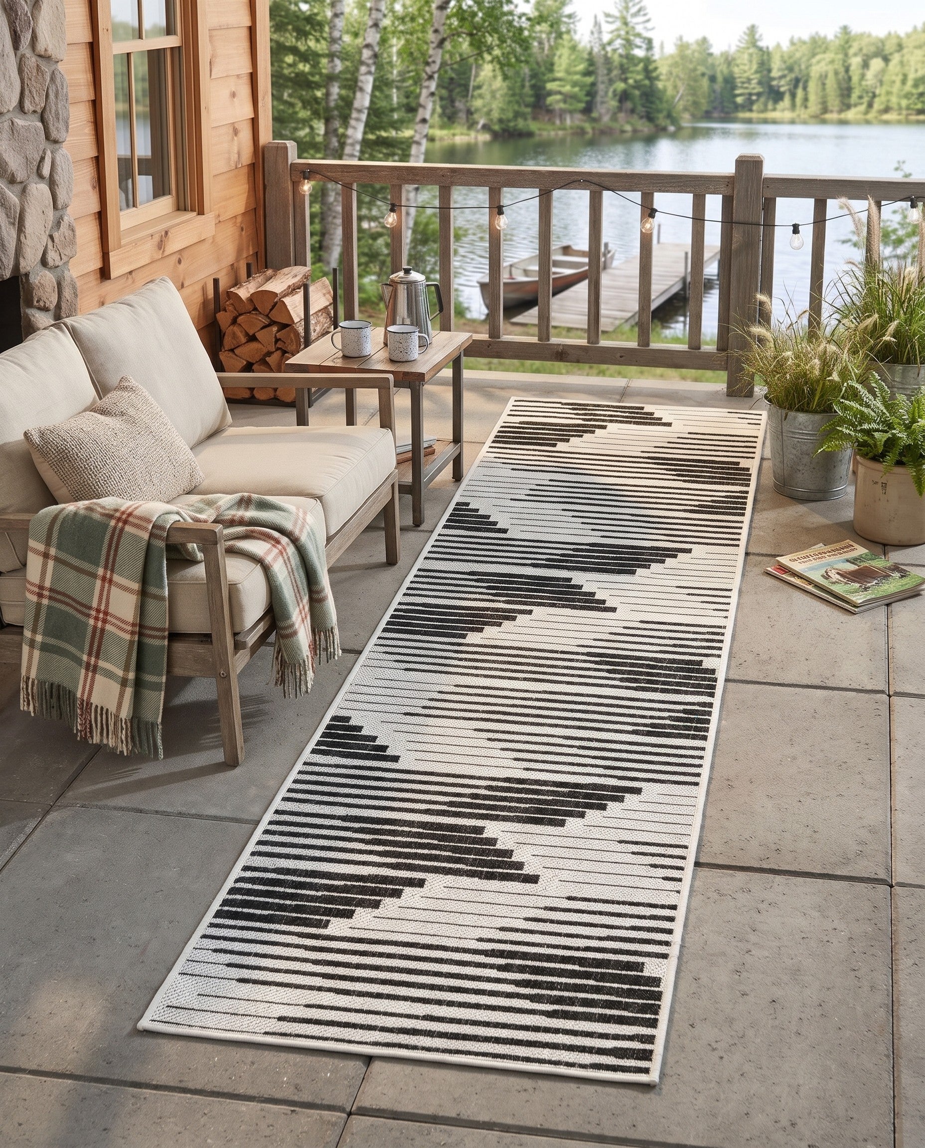 Black and White Easy-Clean Modern Indoor / Outdoor Runner Rug