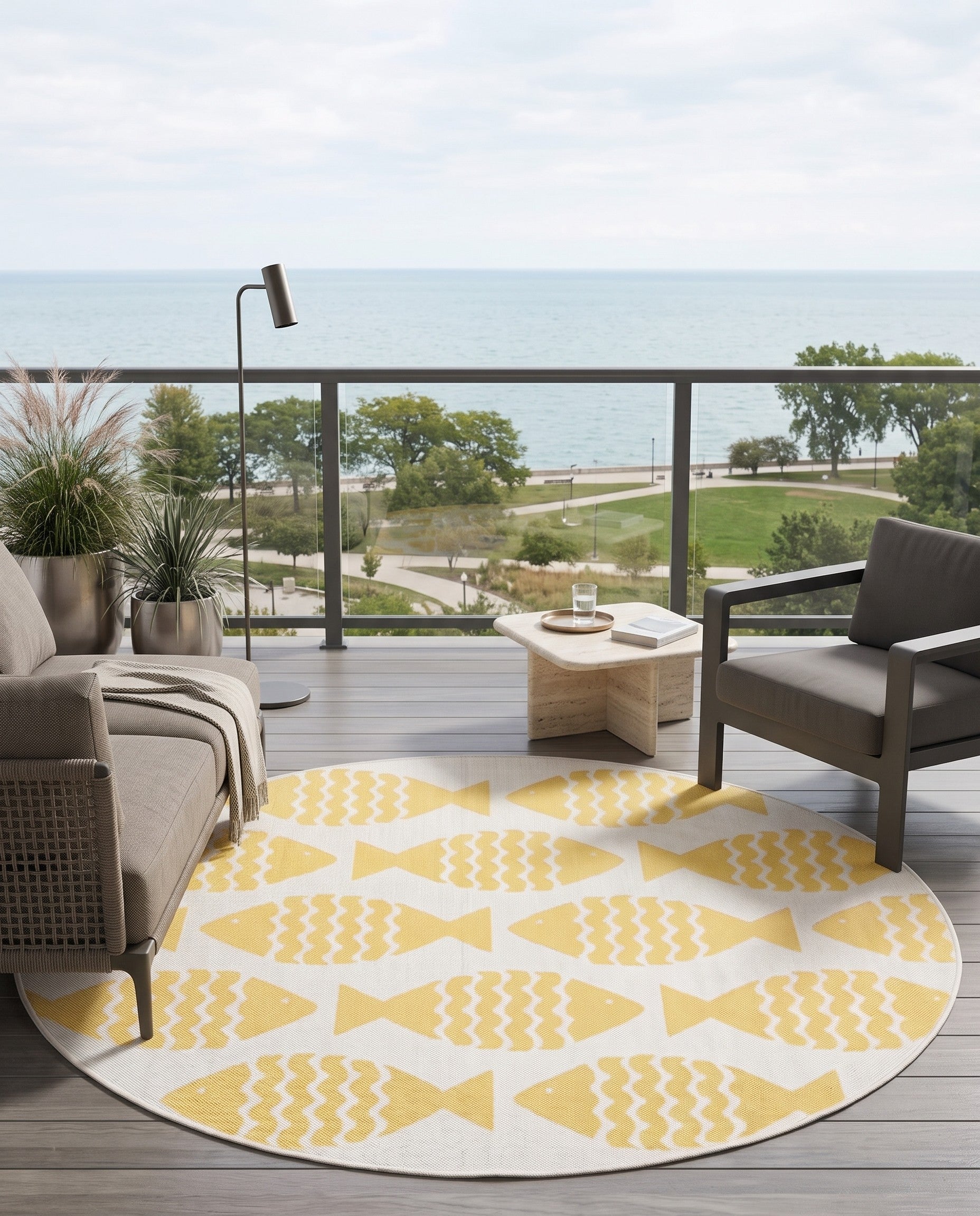 6' 1 x 6' 1 Easy-Clean Coastal Indoor / Outdoor Round Rug