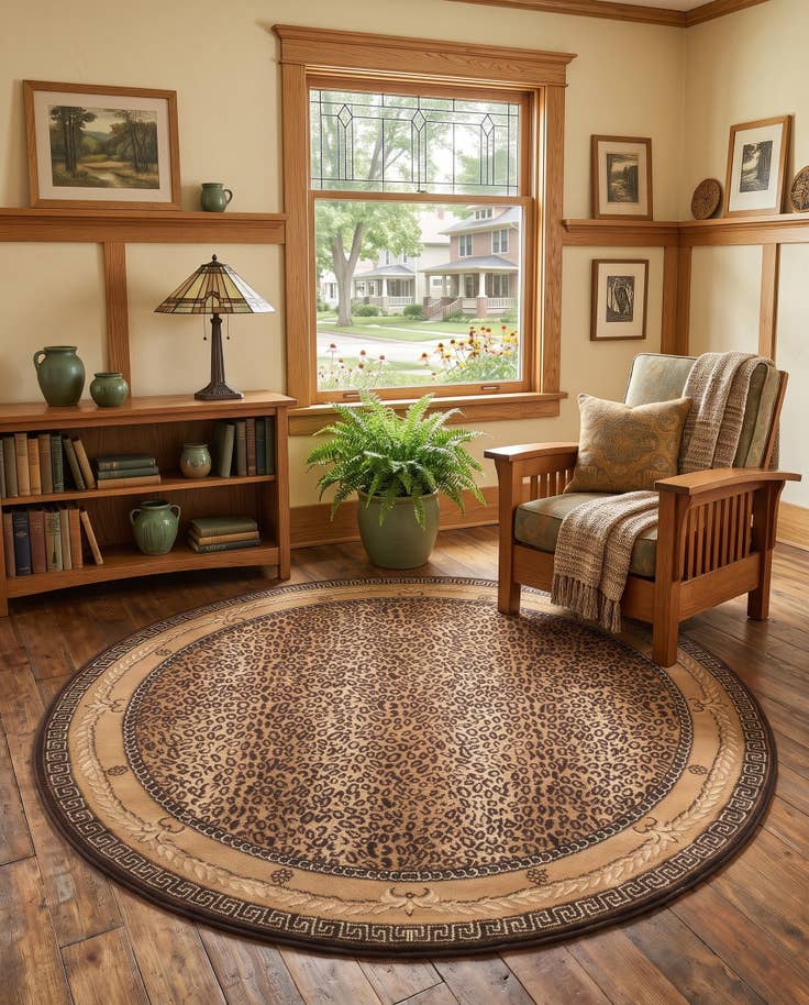 Detail image of 7' 10 x 7' 10 Savannah Carrick Round Rug
