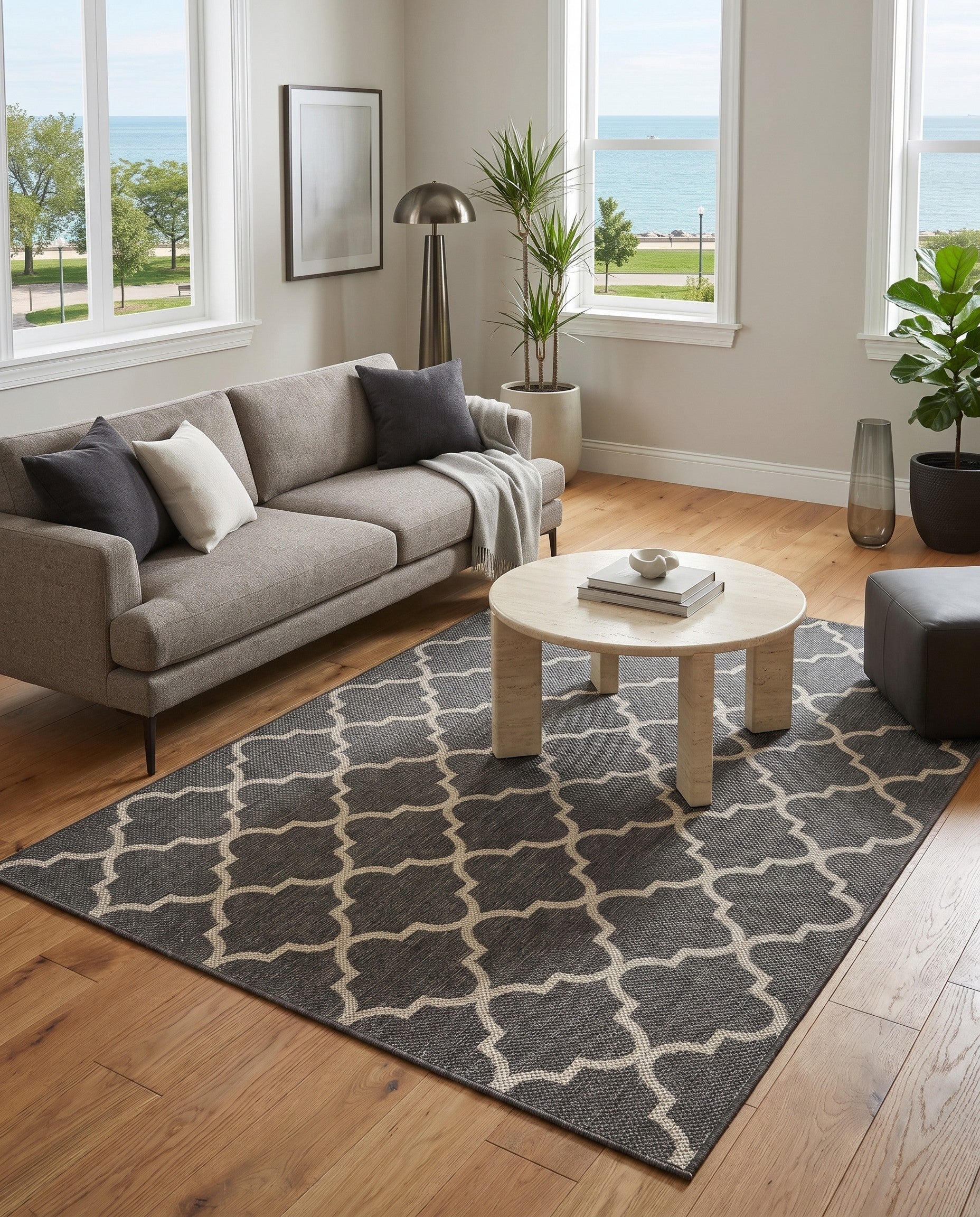 Black Easy-Clean Lattice Indoor / Outdoor Rug