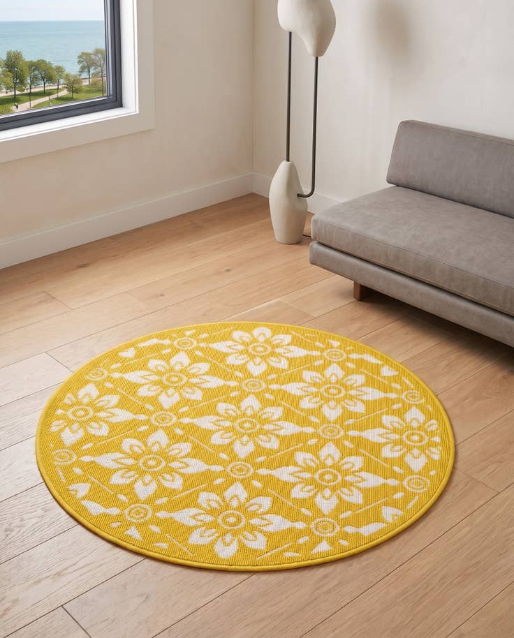 Detail image of 3' x 3' Easy-Clean Lattice Indoor / Outdoor Round Rug