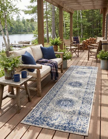 Blue Easy-Clean Traditional Indoor / Outdoor Runner Rug