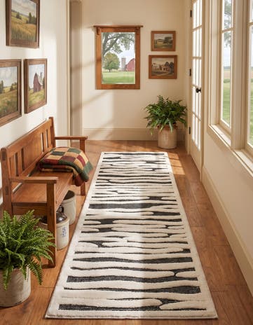 2' 7 x 10' Prismatic Runner Rug