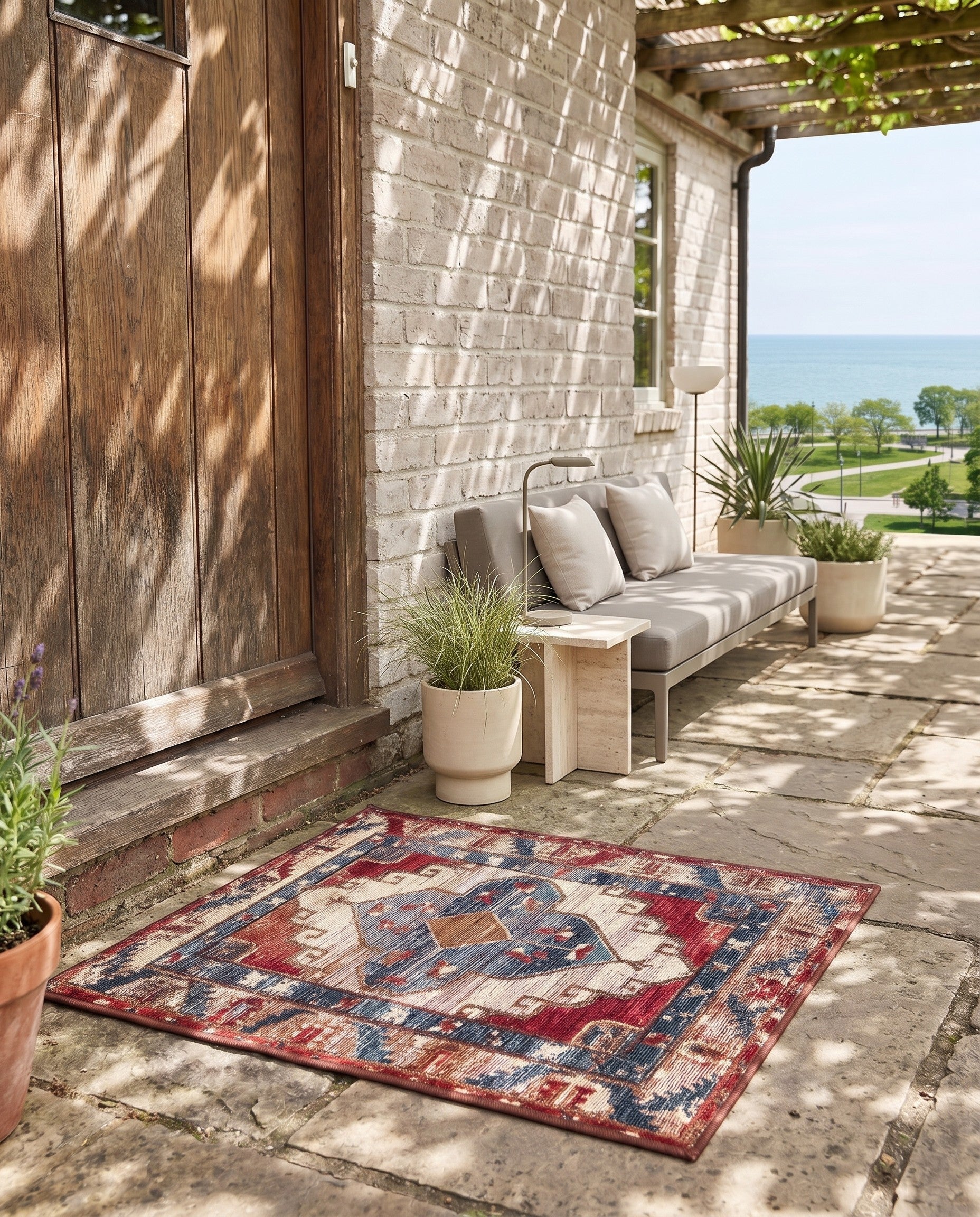 Navy Blue and Red Easy-Clean Traditional Indoor / Outdoor Rug