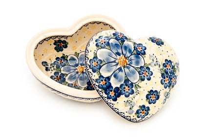 Detail image of Vena Daisy Surprise Décor — Polish Pottery
